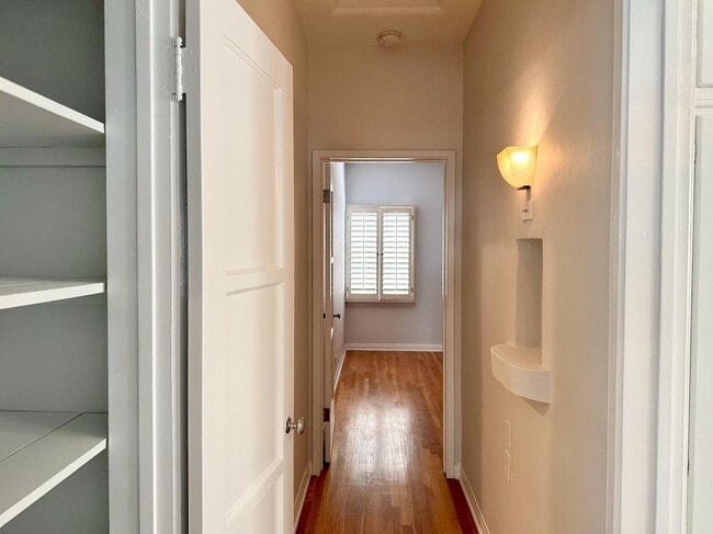 Building Photo - TRIPLEX