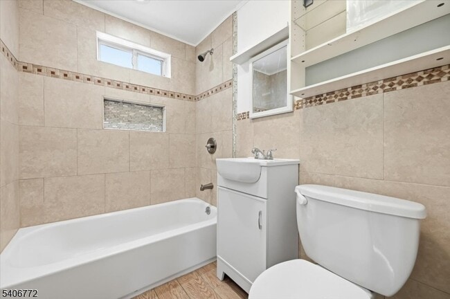 Building Photo - 88 Mitchell St