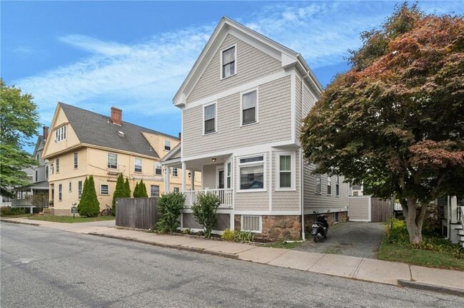 Building Photo - 28 Rhode Island Ave