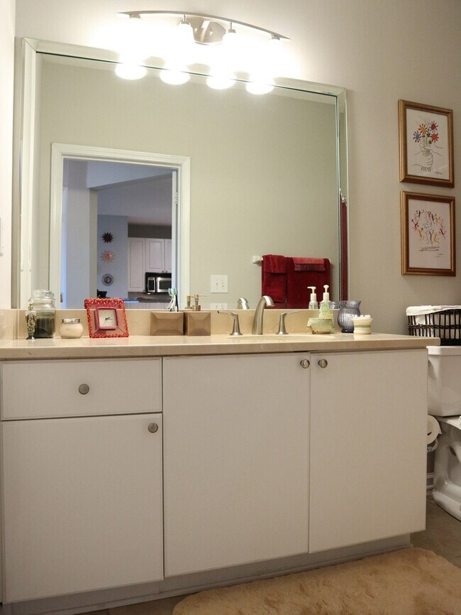 Building Photo - 10 Perimeter Summit Blvd