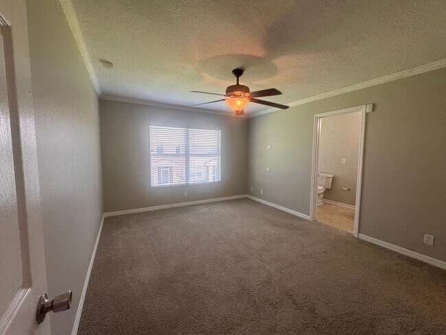 Building Photo - Now Available ! 3BR/2.5BA | Townhome | 1-Car Garage Parking | Community Pool!