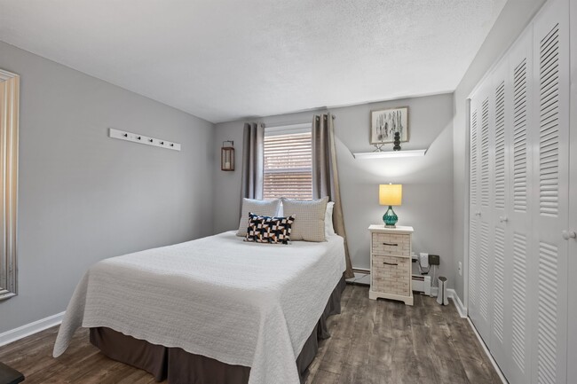 Building Photo - 201 Cocheco Ct