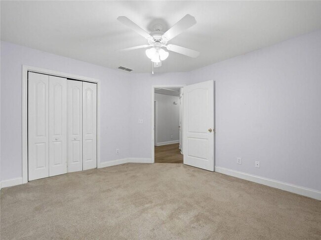 Building Photo - 166 Cove Hill