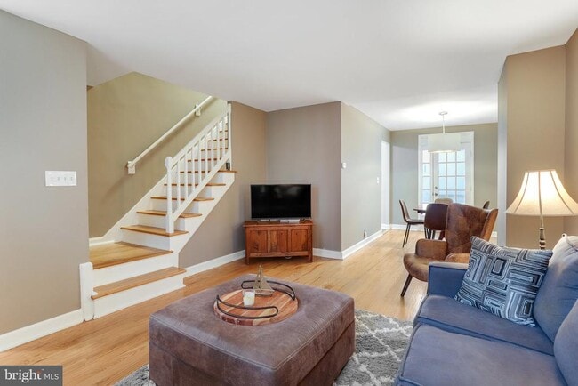 Building Photo - 2803 S Columbus St