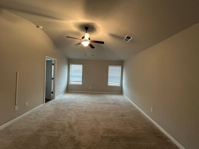 Building Photo - **Move in with NO SECURITY DEPOSIT**11612 Winston Dr - Available NOW! $100 Off First 2 Months!  –...