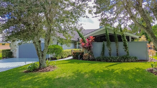 Building Photo - 1282 SW Bent Pine Cove