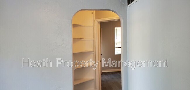 Building Photo - 1425 40th St S