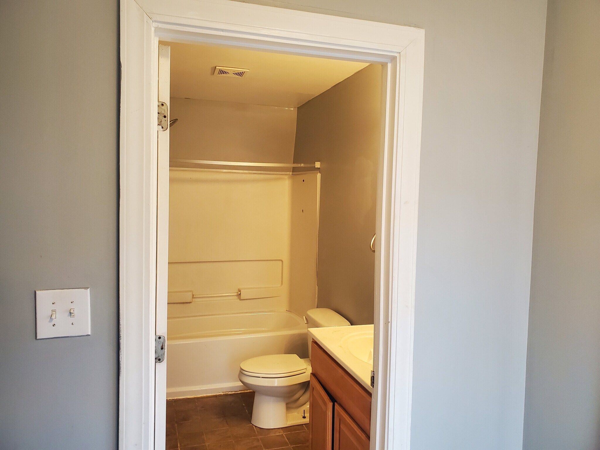 Building Photo - 1409 E Market St