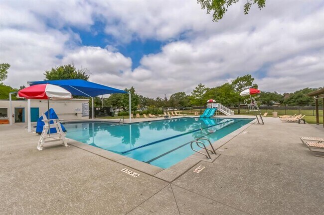 Building Photo - 8002 Manx Dr
