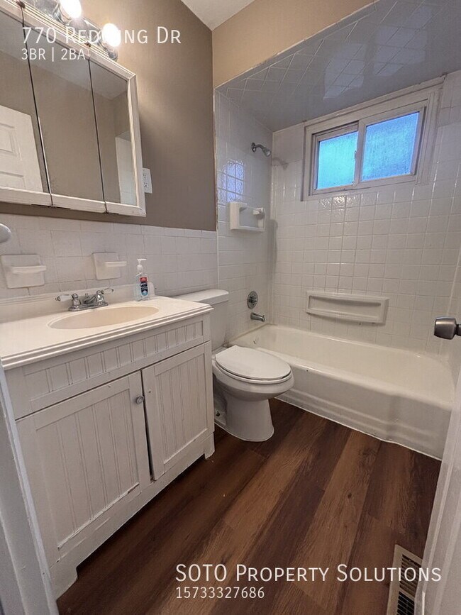 Building Photo - 770 Redwing Dr