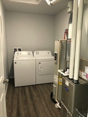 Building Photo - 2 Bed/1 Bath Upstairs Apartment in Brandon, SD!!