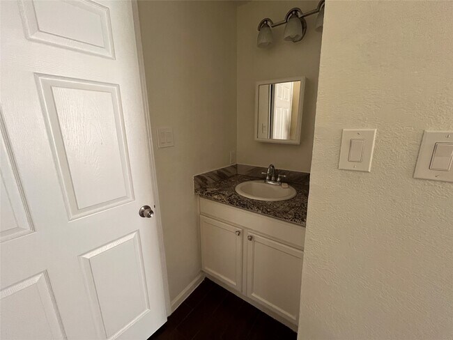 Building Photo - 11842 Greencanyon Dr