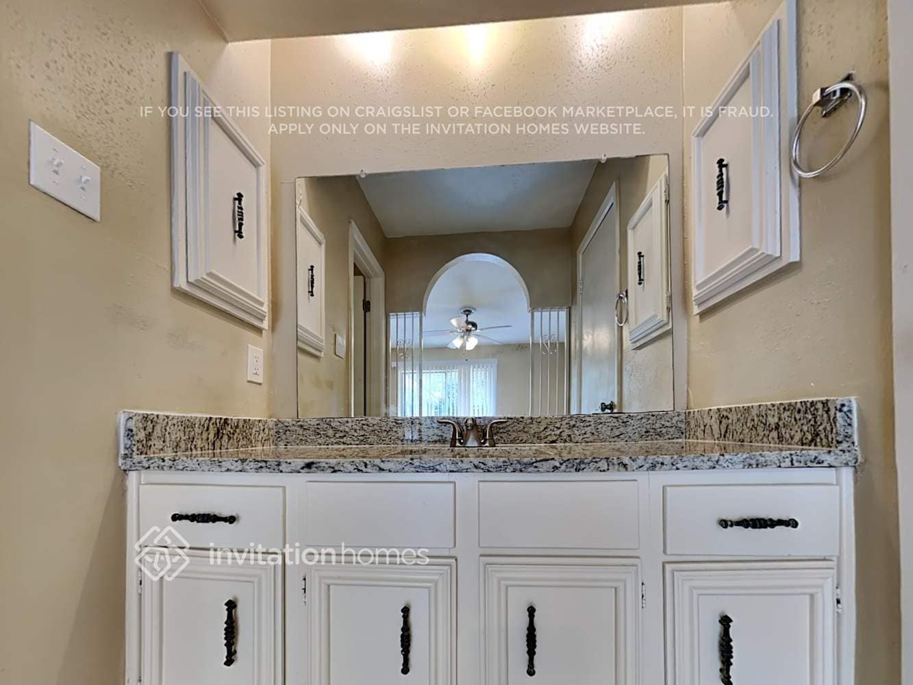 Building Photo - 22610 Meadowgate Dr