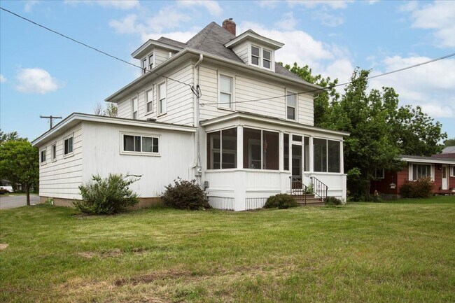 Primary Photo - 1401 Stout Rd