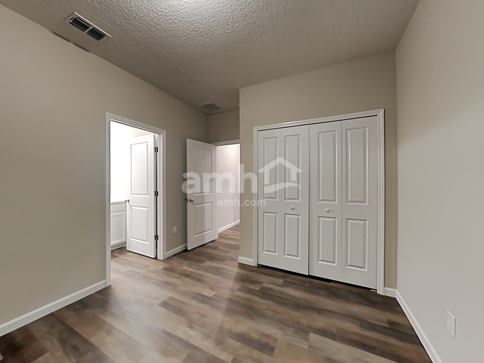 Building Photo - 60 Hemlock Point