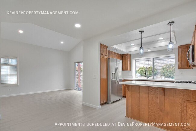 Building Photo - 902 California Privado