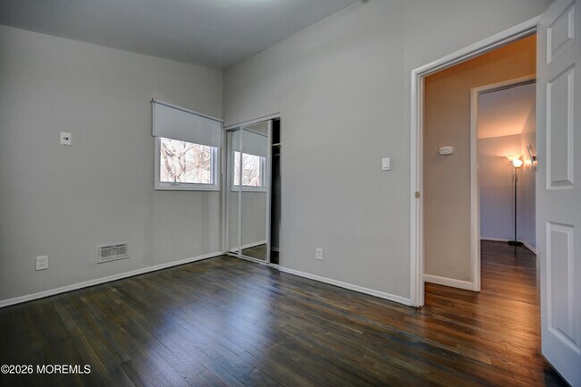 Building Photo - 17 Thomas Rd