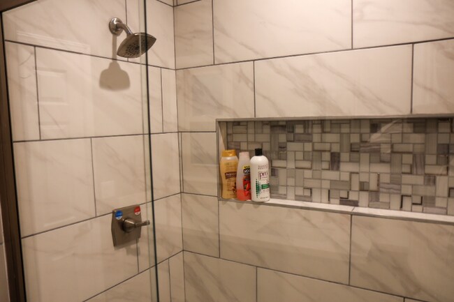 Building Photo - 1415 Stearns Dr