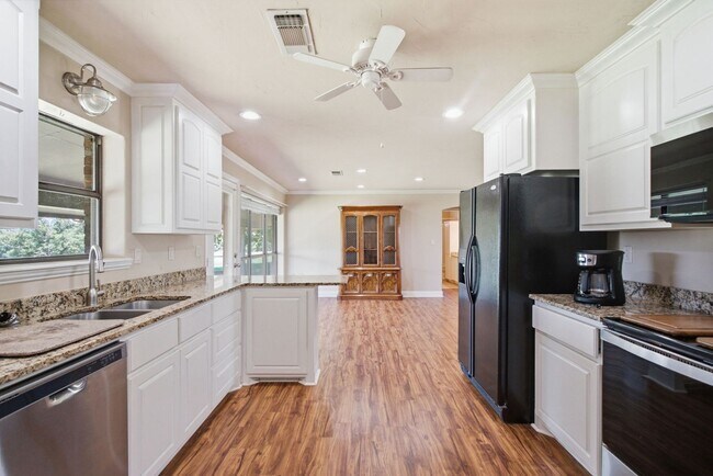 Building Photo - Country Home with Pond, Horse Pens & Optional Additional Pasture