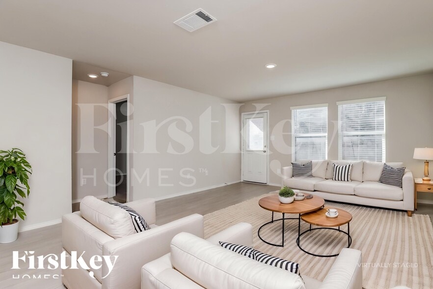 Building Photo - 14030 Silos Meadows