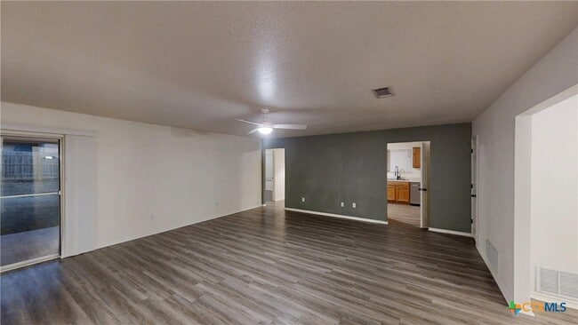 Building Photo - 212 Sims Ridge Dr