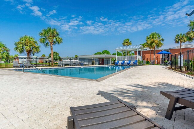 Building Photo - 4000 Gulf Terrace Dr