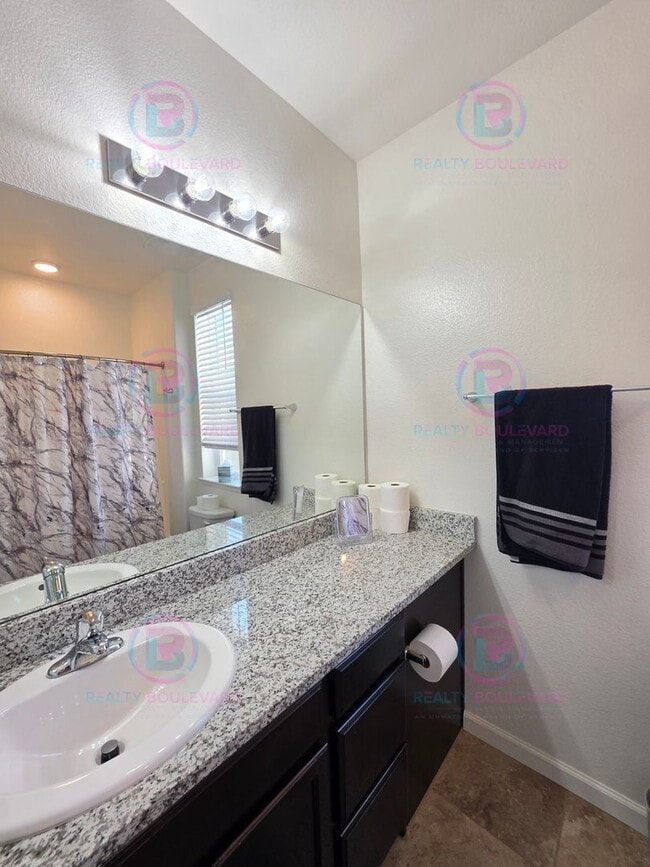 Building Photo - 3010 Sterling Ridge Cir