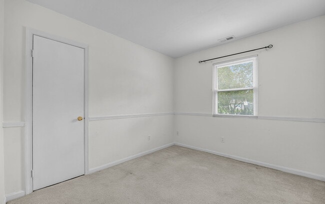Building Photo - 1025 Dool Ct