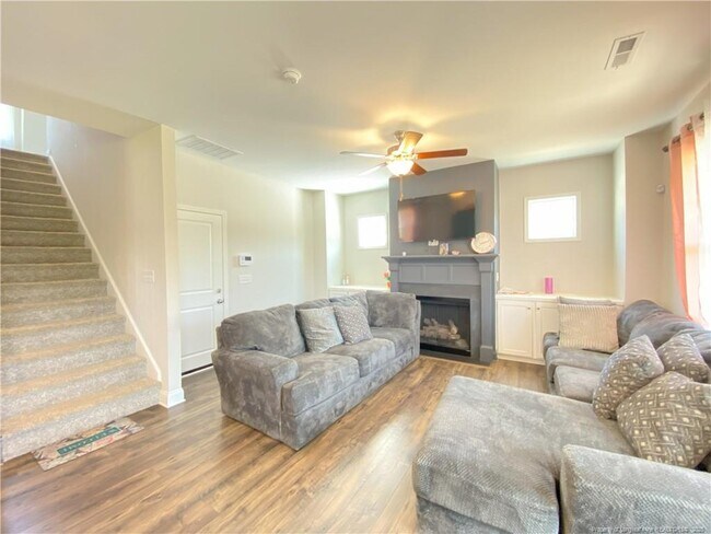 Building Photo - 5944 Rosser Pittman Rd