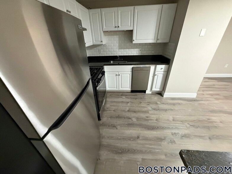 Building Photo - 169 Aiken Ave