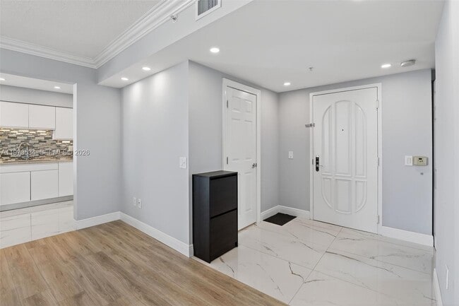 Building Photo - 3370 Hidden Bay Dr