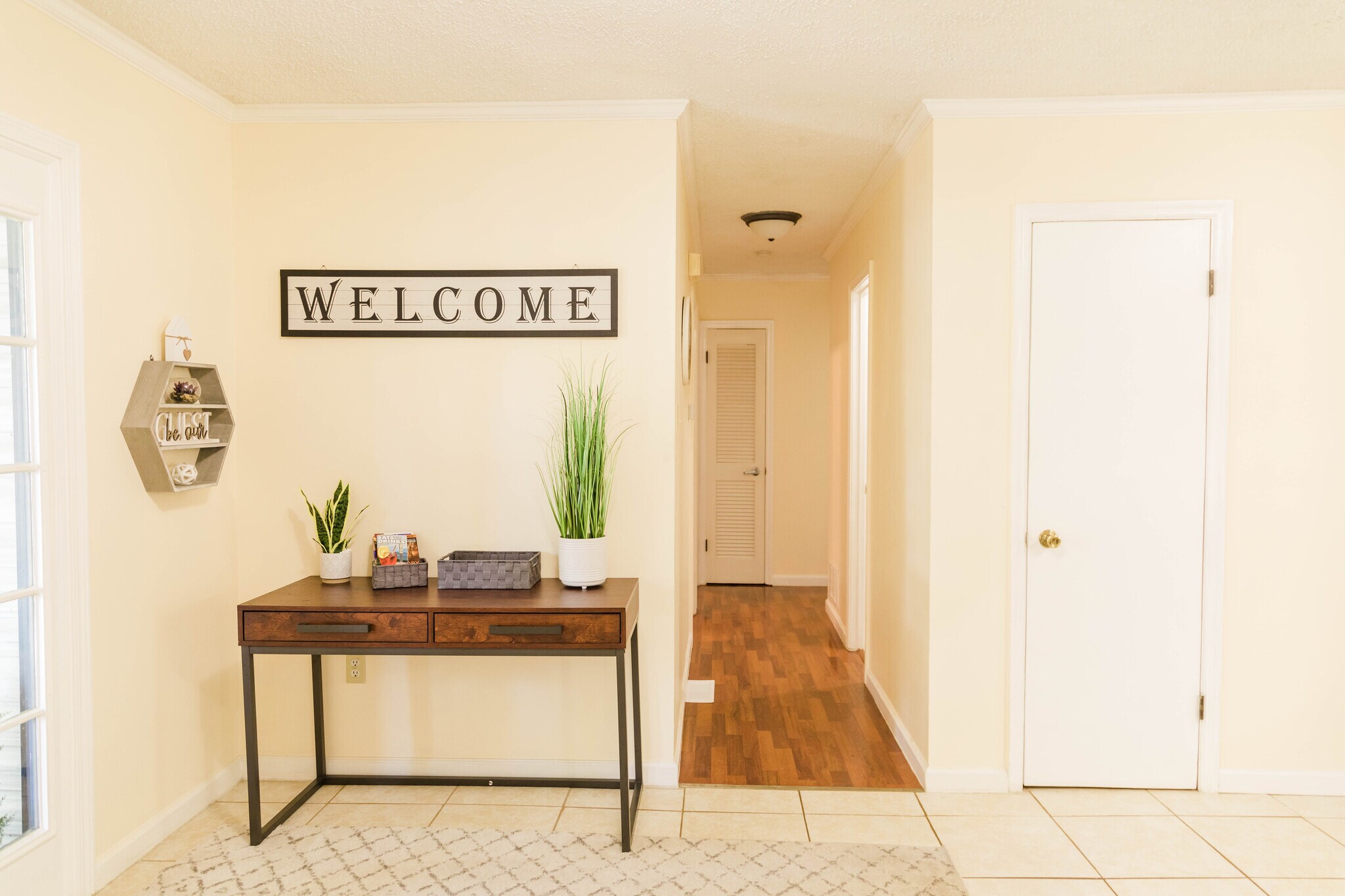 Building Photo - 39 Southwicke Dr