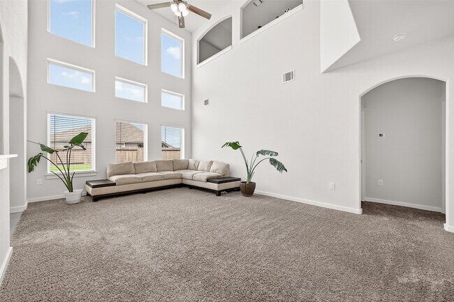 Building Photo - 6803 Alamitos Ct