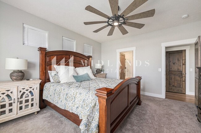 Building Photo - Belterra Beauty!