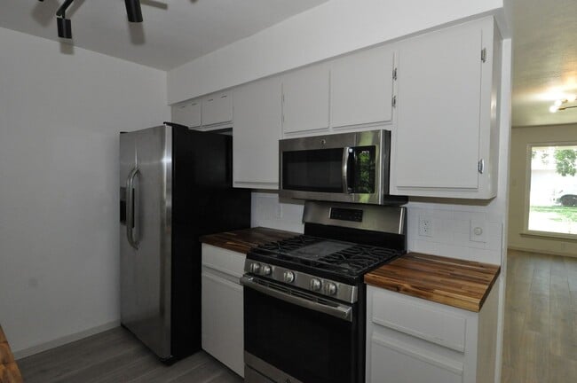 Building Photo - Great single level home in Anderson Mill. ...