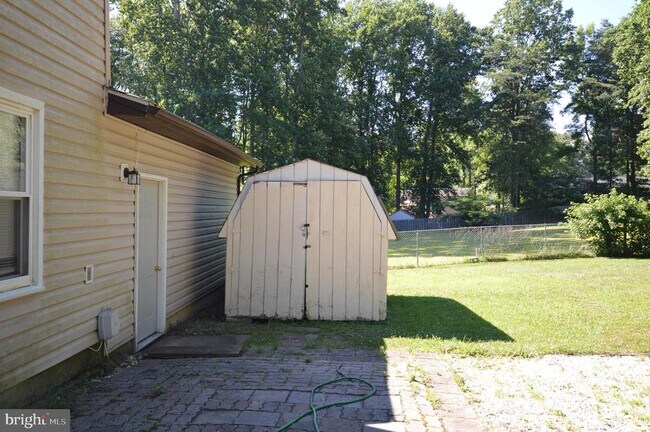 Building Photo - 7017 Lombard Ln