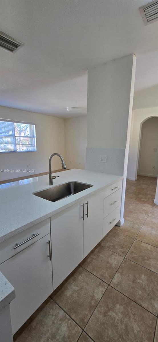 Building Photo - 1480 NE 33rd Ave