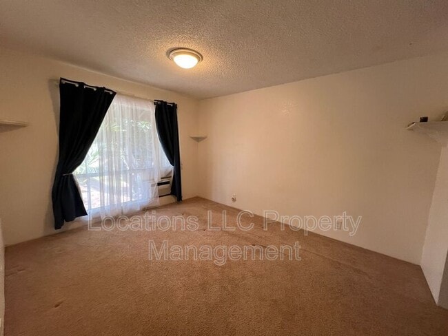 Building Photo - 91-1039 Puamaeole St