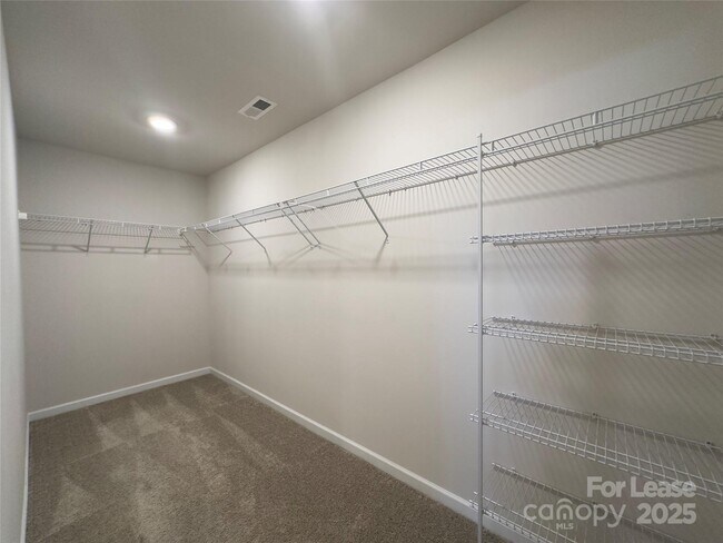 Building Photo - 403 Wescott St