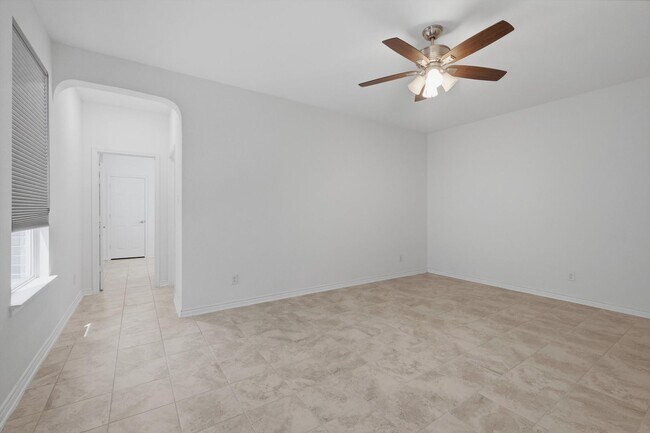 Building Photo - **Move-In Special, One Month Free**