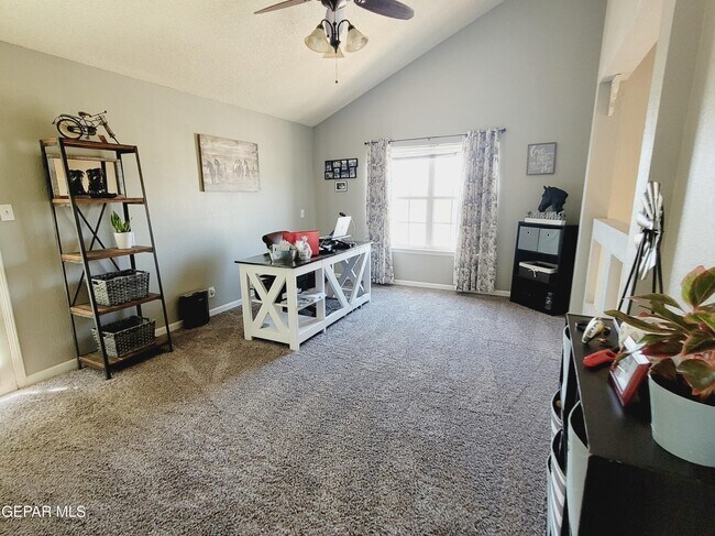 Building Photo - 7401 Plaza Taurina Dr