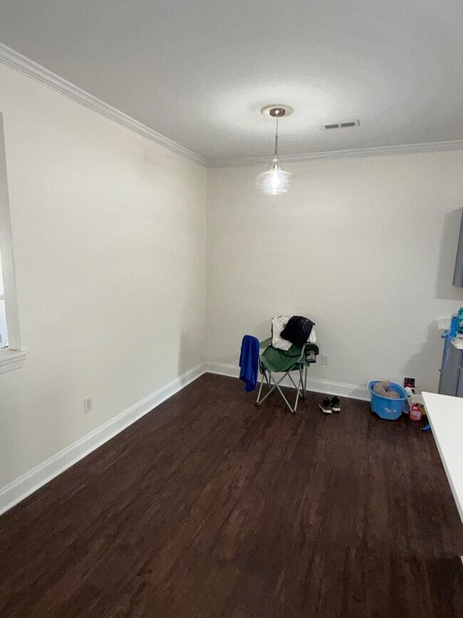 Building Photo - Renovated Cornelius Condo | Two Covered Balconies | Walk to Downtown & Antiquity | Lake Norman Area