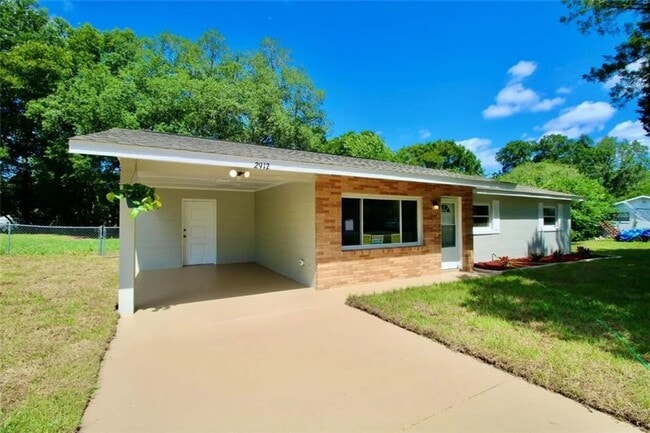 Building Photo - 2912 NE 25th Ct