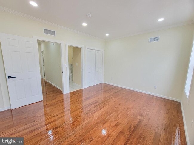 Building Photo - 5502 Master St