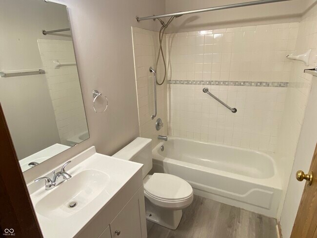 Building Photo - 5048 Shadow Pointe Dr