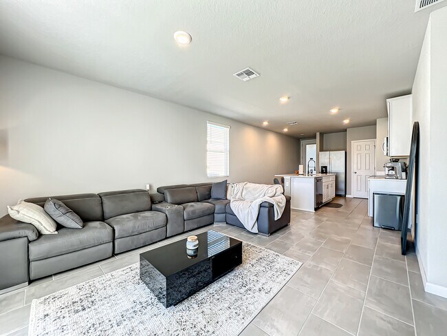 Building Photo - 2362 Brassie Ct