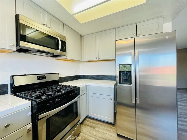 Building Photo - 79400 Ave 42