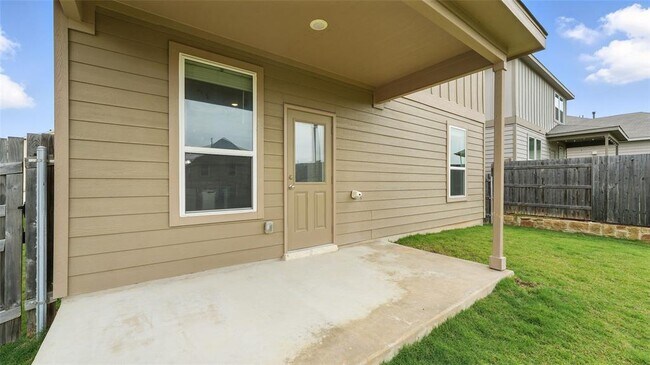 Building Photo - 139 Madrono Dr