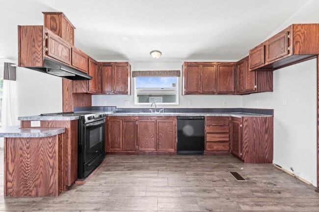Building Photo - 2825 Primera Rd