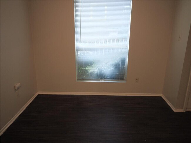 Building Photo - 1218 Tartan Ln